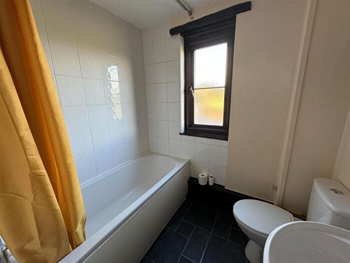 1 Bedroom Flat To Rent In Dunsford, EX6