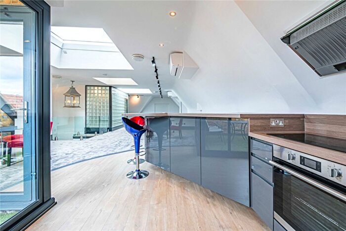 1 Bedroom Flat To Rent In Willowfield Court, Highfield Road, Bushey, WD23