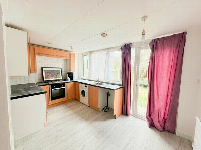 3 Bedroom Terraced House To Rent In Queens Drive, Waltham Cross, EN8