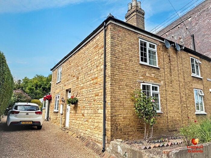 Cottage For Sale In High Street, Little Bytham, NG33