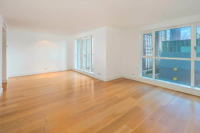 2 Bedroom Apartment To Rent In Westferry Circus, London, E14