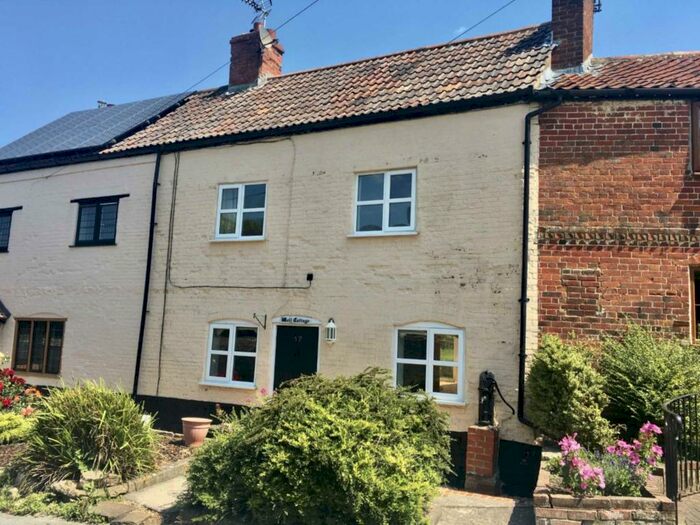 3 Bedroom Terraced House To Rent In Tinhead Road, Edington, BA13