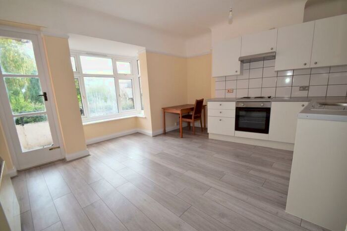 4 Bedroom Flat To Rent In Bournemouth, BH1