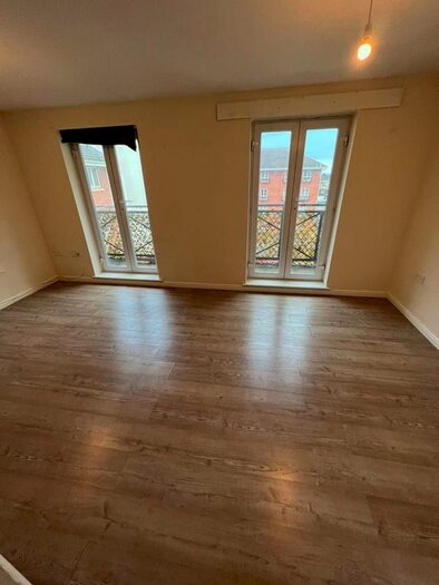 2 Bedroom Flat To Rent In Hermitage Close, London, SE2