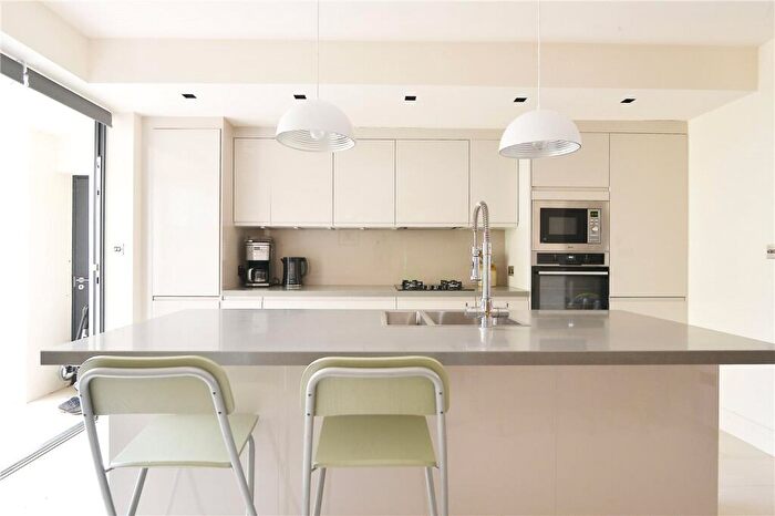4 Bedroom House To Rent In Crawthew Grove, East Dulwich, London, SE22