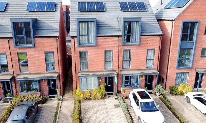 3 Bedroom Semi-Detached House For Sale In Newtonmore Drive, Derby, DE22