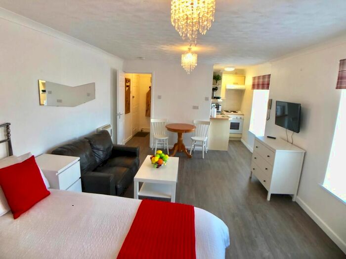 Studio To Rent In Bridge Terrace, Albert Road South, Ocean Village, Southampton, SO14