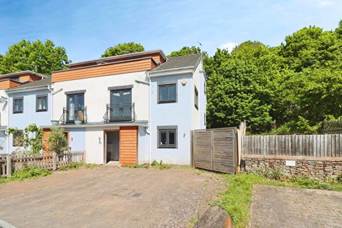 4 Bedroom End Of Terrace House For Sale In Old Lamb Close, Bristol, Avon, BS5