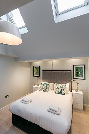 1 Bedroom Flat To Rent In Russell Street, London, WC2B