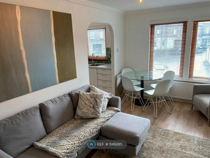 1 Bedroom Flat To Rent In Kerse Place, Falkirk, FK1