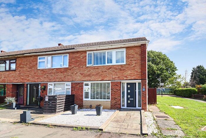 3 Bedroom End Of Terrace House For Sale In Hooper Close, Kempston, MK42