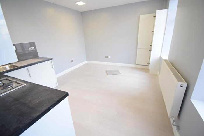 1 Bedroom Flat To Rent In Norwood Road, London, SE27