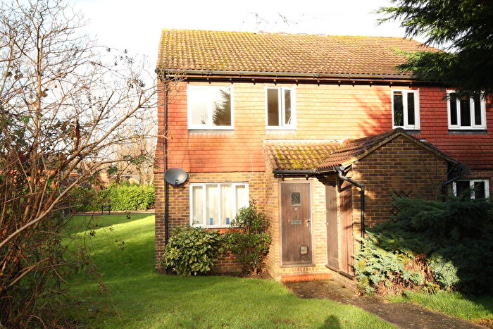 1 Bedroom Flat To Rent In Bankside, Woking, GU21