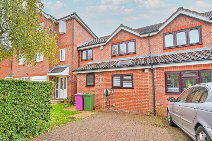 3 Bedroom House To Rent In Telegraph Place, Isle Of Dogs, London, E14