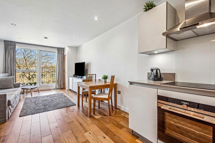 1 Bedroom Flat To Rent In Plender Street, Camden, NW1