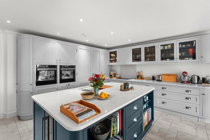 5 Bedroom Detached House For Sale In Earlham Road, Norwich, NR2