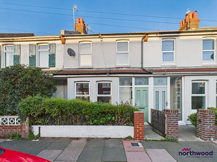 3 Bedroom Terraced House To Rent In Channel View Road, Redoubt, Eastbourne, BN22