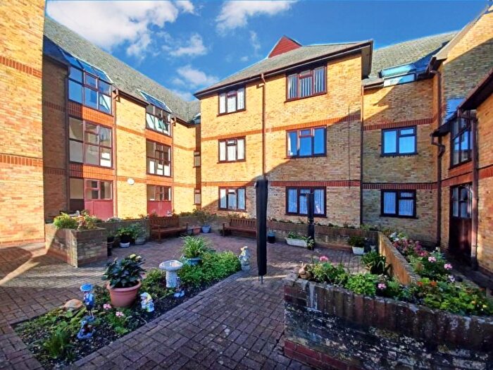 1 Bedroom Flat For Sale In Canterbury Road, Sittingbourne, ME10