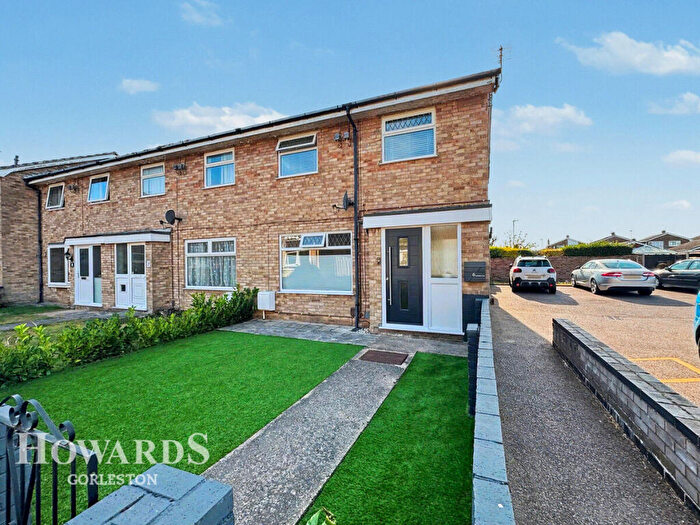 2 Bedroom End Of Terrace House For Sale In Mariners Close, Gorleston, NR31