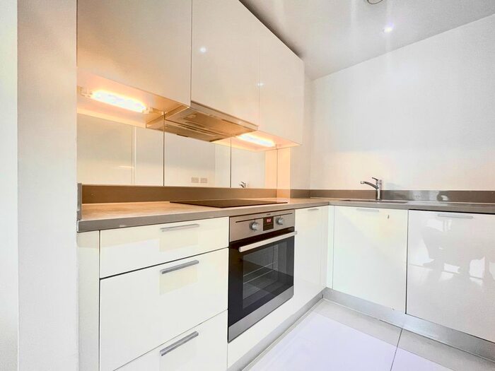 1 Bedroom Flat To Rent In Station Approach, Hayes, UB3