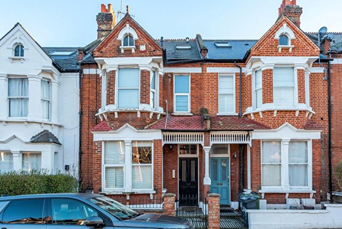 2 Bedroom Flat To Rent In Killyon Road, London, SW8