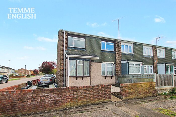 3 Bedroom End Of Terrace House For Sale In The Sycamores, Pitsea, SS13