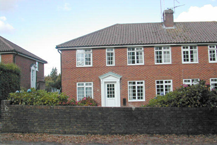 2 Bedroom Flat To Rent In Hazelgrove Gardens, Haywards Heath, RH16