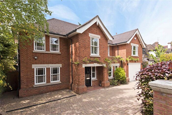6 Bedroom Detached House To Rent In Crossfield Place, Weybridge, Surrey, KT13