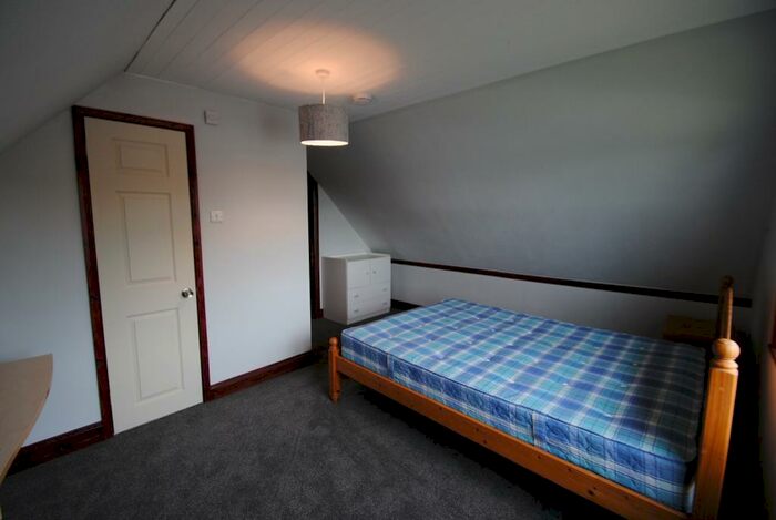 5 Bedroom Detached House To Rent In Student House On Langside Avenue, BH12