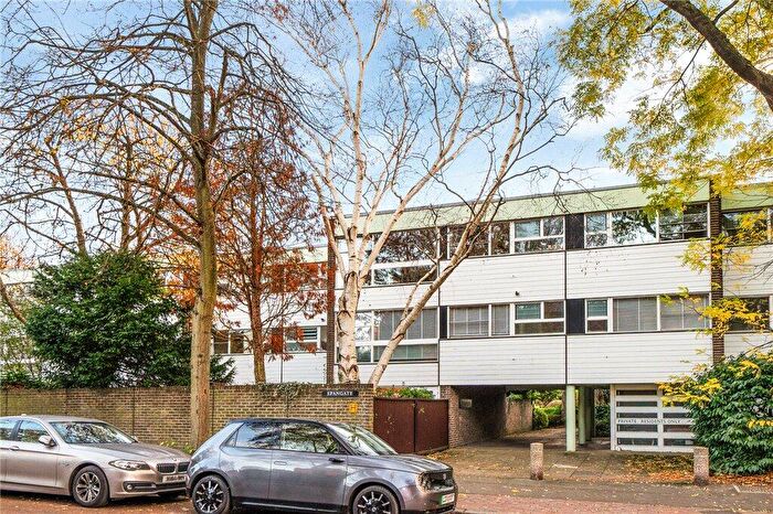 3 Bedroom Apartment For Sale In Blackheath Park, London, SE3