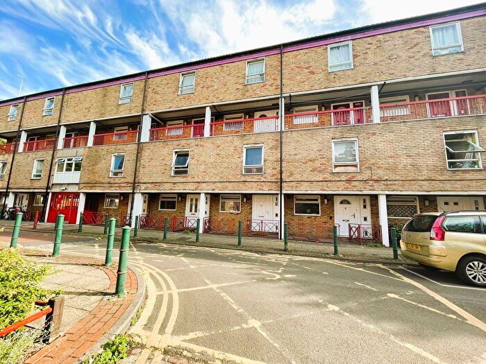 2 Bedroom Maisonette To Rent In Lovelinch Close, London, SE15