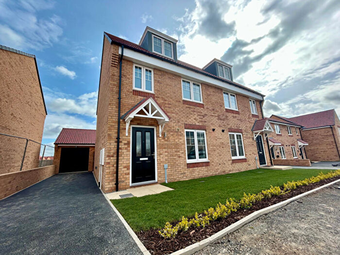 3 Bedroom Town House To Rent In Runnymede Way, Northallerton, DL6