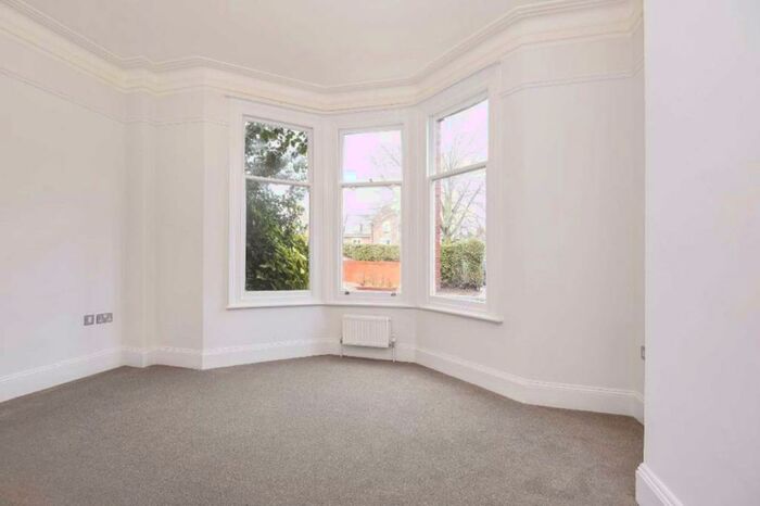 1 Bedroom Flat To Rent In Radbourne Road, Balham, SW12