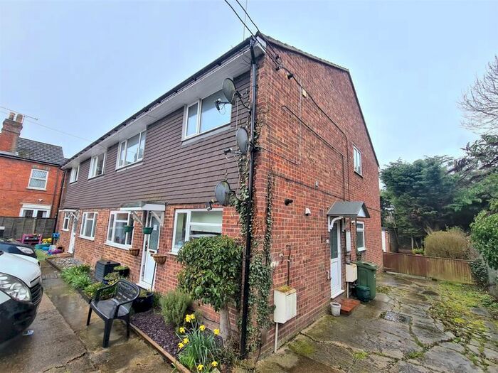 2 Bedroom Maisonette To Rent In Oxenden Road, Tongham, Farnham, GU10