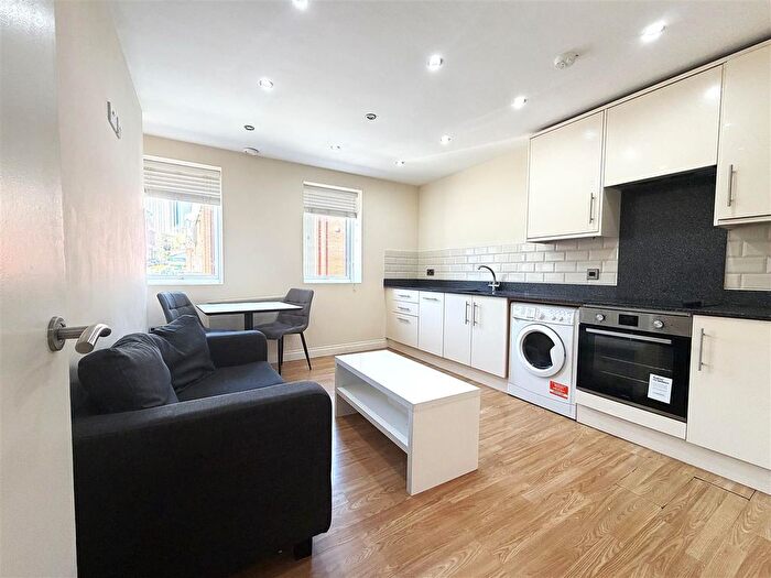 1 Bedroom Flat To Rent In Brunswick Court, Leeds, LS2