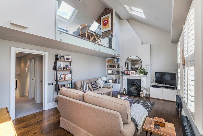 2 Bedroom Flat To Rent In St. Ann's Crescent, London, SW18