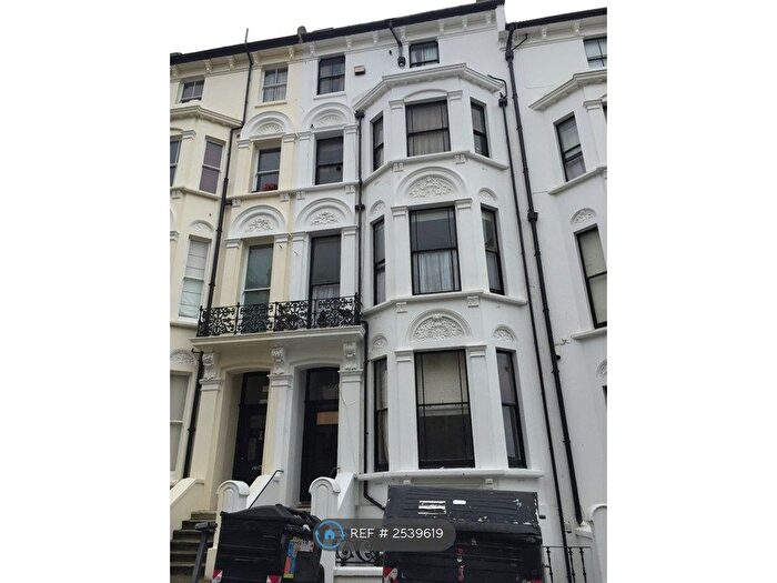 2 Bedroom Flat To Rent In Cambridge Road, Hove, BN3