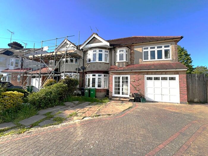 4 Bedroom Property To Rent In Hillside Crescent, Cheshunt, Waltham Cross, EN8