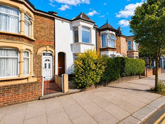 3 Bedroom Property To Rent In Hertford Road, Edmonton, N9
