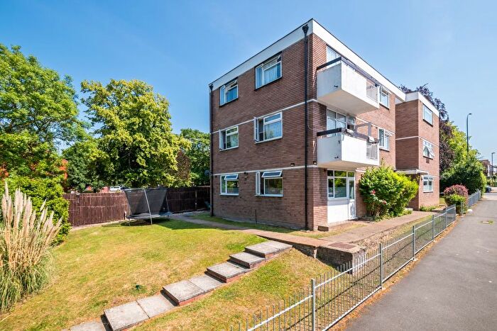 2 Bedroom Flat For Sale In Martin Court, Birch Grove, London, SE12