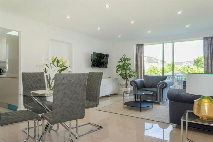 3 Bedroom Flat To Rent In Regent Court, St Johns Wood, NW8