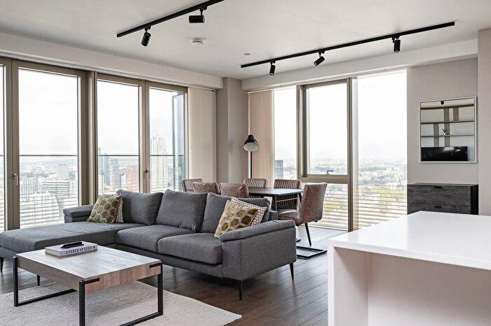 3 Bedroom Flat To Rent In Hewett Street, Shoreditch, London, EC2A
