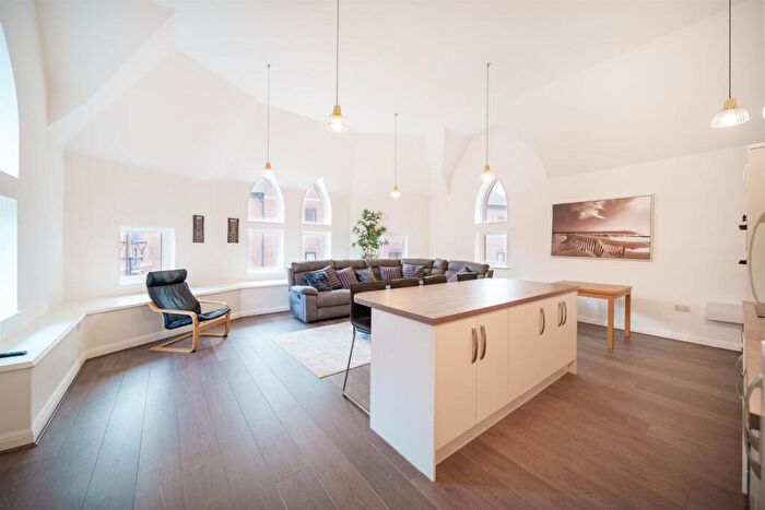 2 Bedroom Apartment For Sale In St. Peters Hall, The Calls, Leeds City Centre, LS2