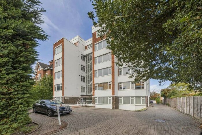 2 Bedroom Flat To Rent In West Hill, London, SW15
