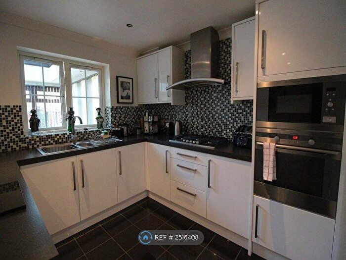 3 Bedroom Terraced House To Rent In Waterside Lane, Gillingham, ME7