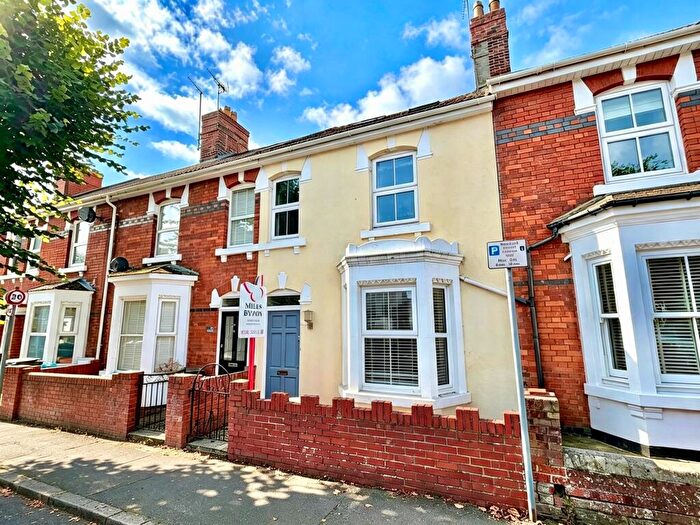 4 Bedroom Terraced House For Sale In Avenue Road, Old Town, Swindon, SN1