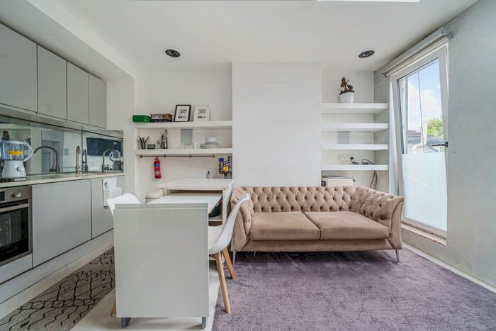 2 Bedroom Flat To Rent In Malton Street, London, SE18