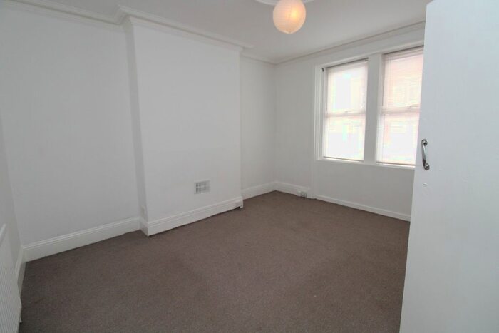 2 Bedroom Flat To Rent In Brinkburn Avenue, Gateshead, NE8
