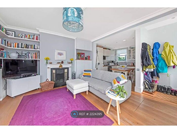 2 Bedroom Maisonette To Rent In Melbourne Grove, London, SE22