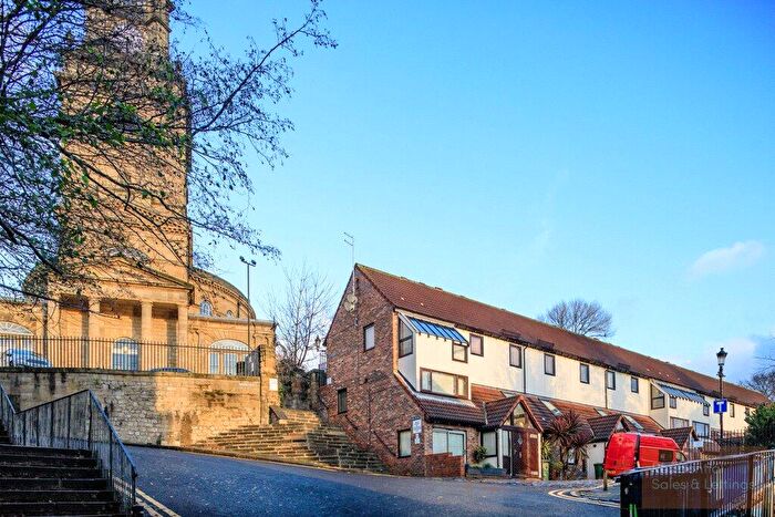 3 Bedroom Maisonette To Rent In Dog Bank, Quayside, Newcastle Upon Tyne, Tyne & Wear, NE1